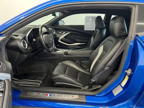 Used 2017 Chevrolet Camaro LT image 4