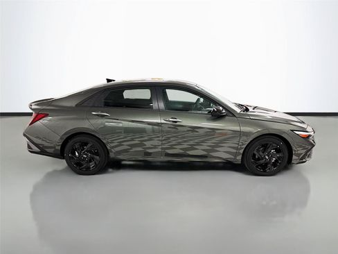 New 2026 Hyundai Elantra Sport FWD image 16