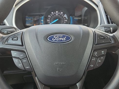 Used 2021 Ford Edge SE FWD image 11