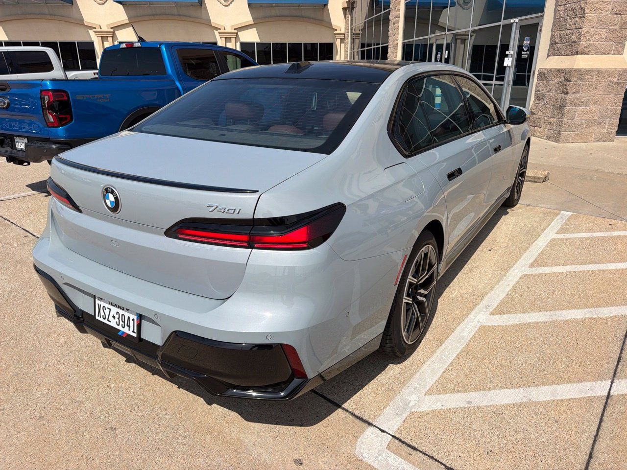 Used 2023 BMW 740i w/ Executive Package RWD image 5