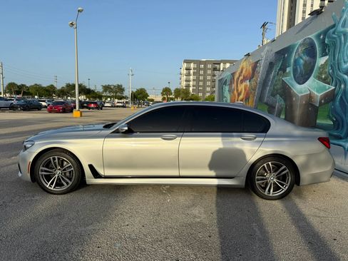 Used 2017 BMW 740i xDrive AWD/4WD image 32