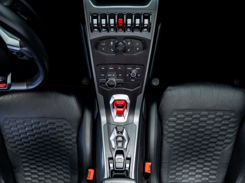 Used 2017 Lamborghini Huracan LP 580-2 RWD image 31