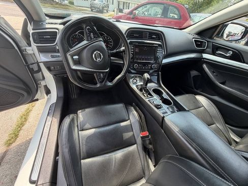 Used 2021 Nissan Maxima 3.5 SV w/ Floor Mat Group FWD image 9