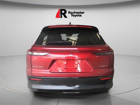 New 2025 Toyota Crown Signia image 4