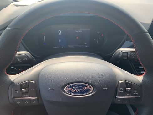 Used 2025 Ford Escape ST-Line image 14