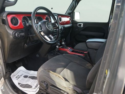 Used 2020 Jeep Gladiator Overland AWD/4WD image 8
