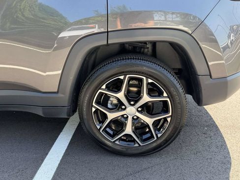 Certified 2024 Jeep Compass Latitude AWD/4WD image 14