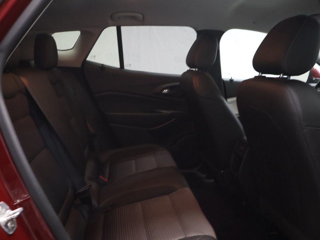 Used 2024 Chevrolet Trax LT w/ LT Convenience Package FWD image 9