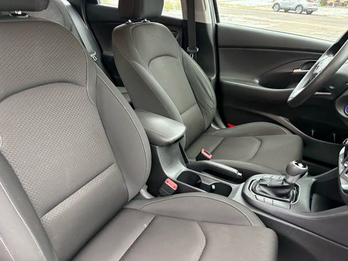 Used 2018 Hyundai Elantra GT image 25