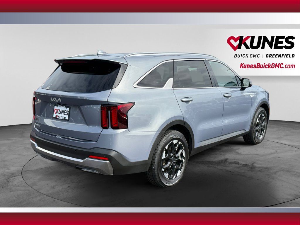 Used 2024 Kia Sorento S FWD image 9