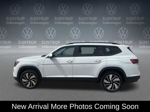 Used 2024 Volkswagen Atlas SE image 2
