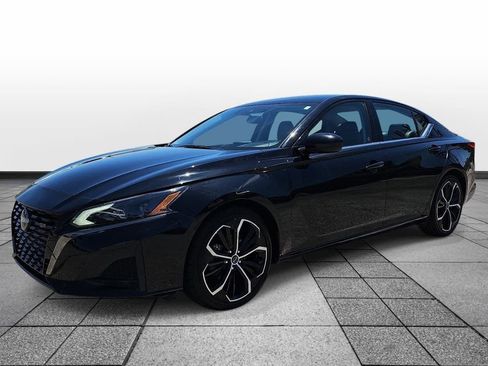 Used 2024 Nissan Altima 2.5 SR FWD image 1