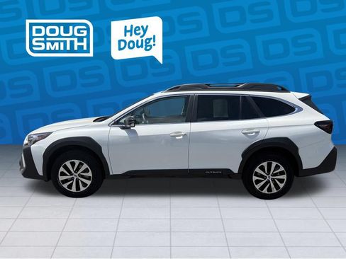 Used 2024 Subaru Outback Premium AWD/4WD image 2