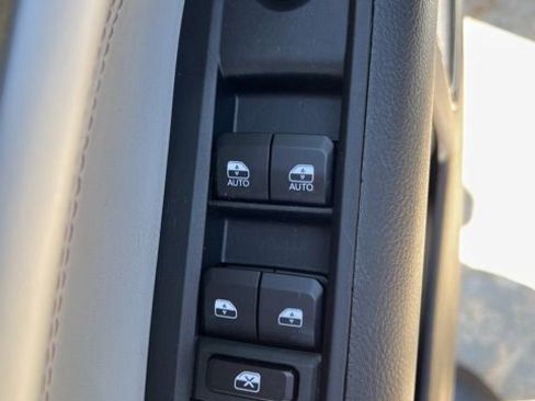 Used 2025 Jeep Compass Limited AWD/4WD image 17