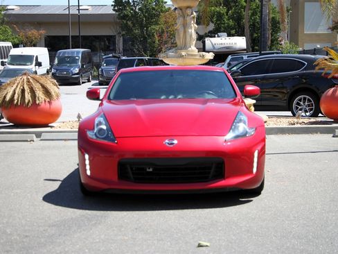 Used 2019 Nissan 370Z Coupe image 3