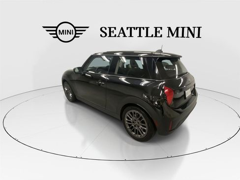 Certified 2025 MINI Cooper 2-Door Hardtop image 8
