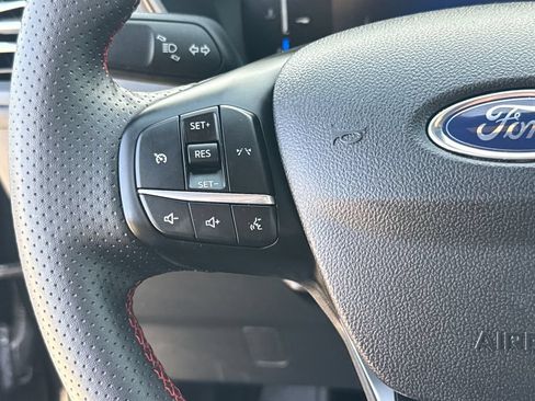 Used 2025 Ford Escape ST-Line FWD image 11