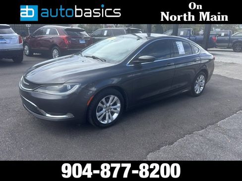 Used 2015 Chrysler 200 Limited image 1