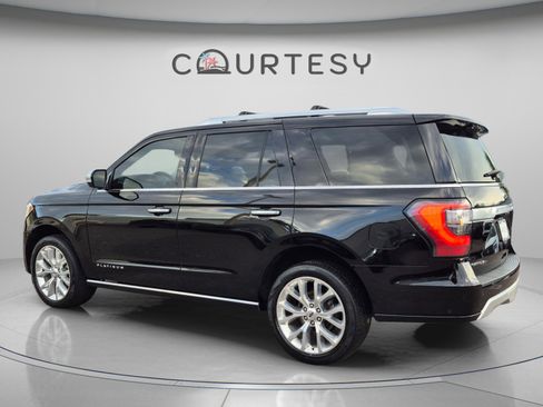 Used 2018 Ford Expedition Platinum RWD image 5