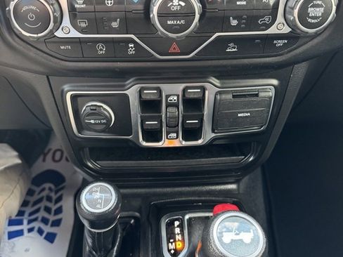 Used 2022 Jeep Wrangler Unlimited Sport image 19