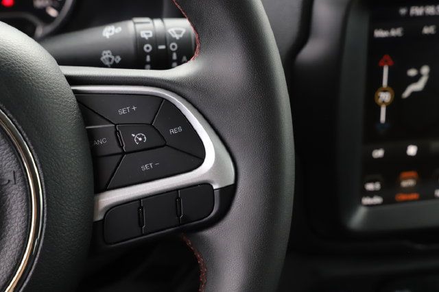 Used 2023 Jeep Renegade Trailhawk AWD/4WD image 21