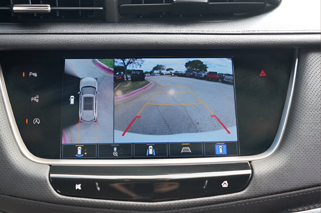 Used 2024 Cadillac XT5 Sportv w/ Technology Package AWD/4WD image 16