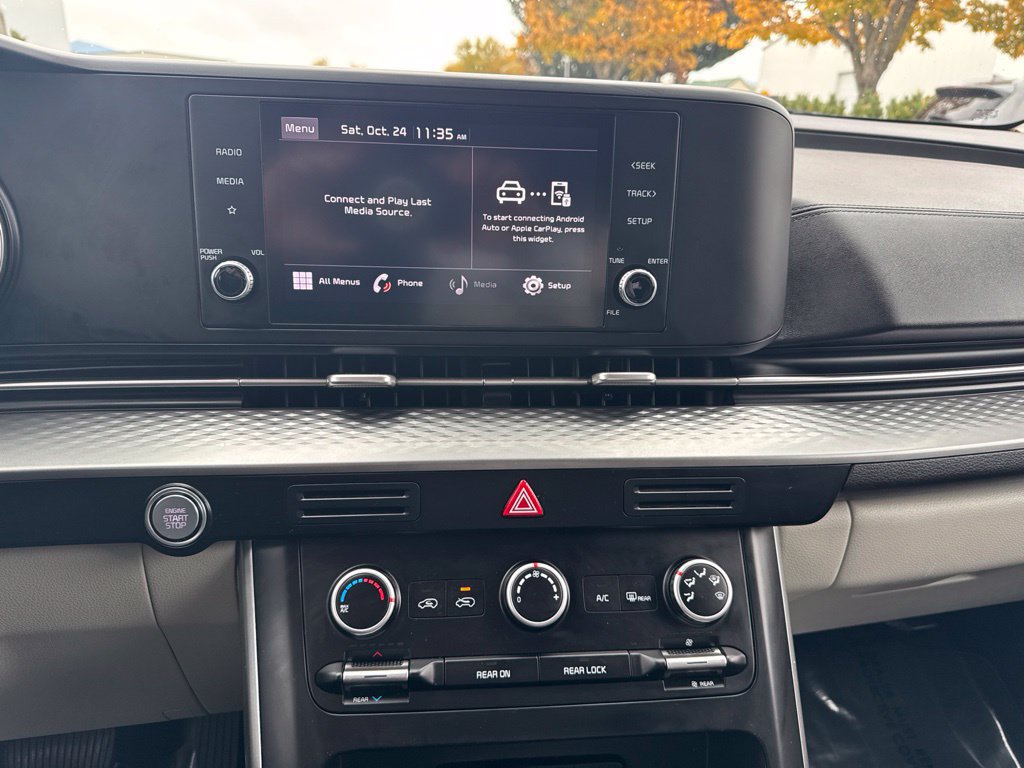 Certified 2022 Kia Carnival LX FWD image 13
