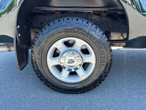 Used 2015 Ford F250 XL w/ Power Equipment Group AWD/4WD image 38