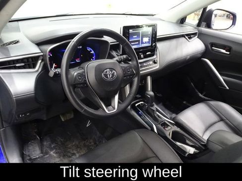 Used 2022 Toyota Corolla Cross XLE image 23