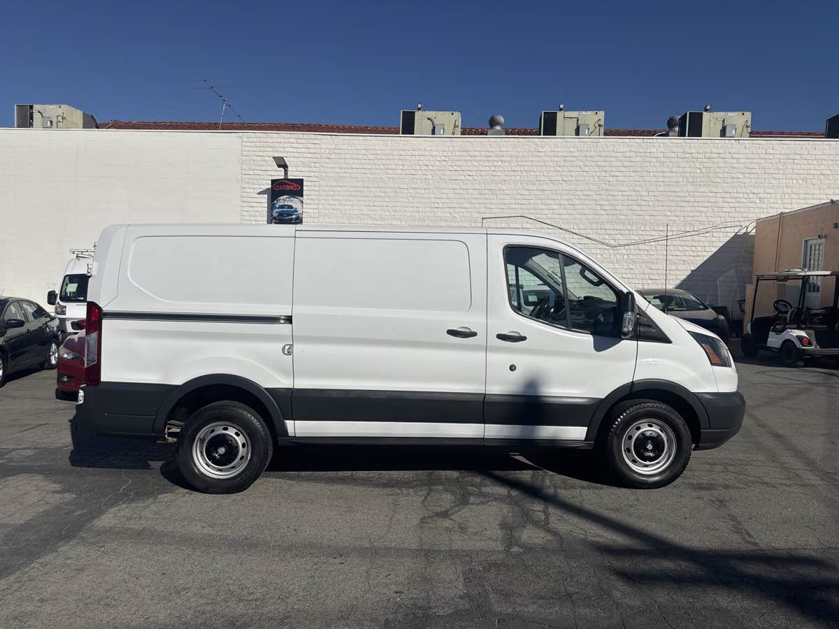 Used 2017 Ford Transit 250 130 Low Roof RWD image 8