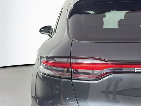 Certified 2023 Porsche Macan S AWD/4WD image 16