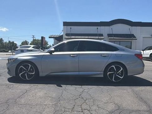 Used 2019 Honda Accord Sport image 2