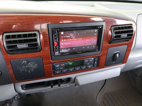 Used 2006 Ford F250 Lariat RWD image 45