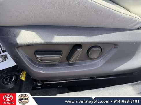 Certified 2025 Toyota Camry SE FWD image 15