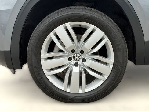Used 2020 Volkswagen Atlas SE w/ Towing Package FWD image 11
