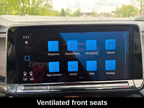Used 2025 Volkswagen Atlas SEL AWD/4WD image 21