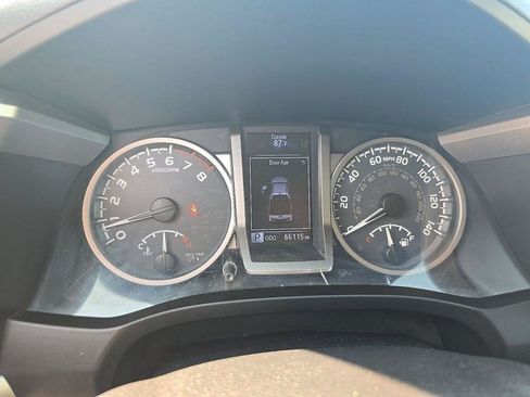 Used 2019 Toyota Tacoma SR5 AWD/4WD image 13