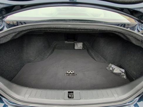 Used 2019 INFINITI Q70 Luxe image 16