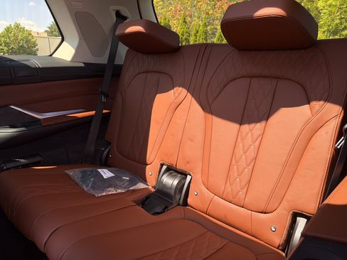 Used 2019 BMW X7 xDrive50i w/ Premium Package AWD/4WD image 10