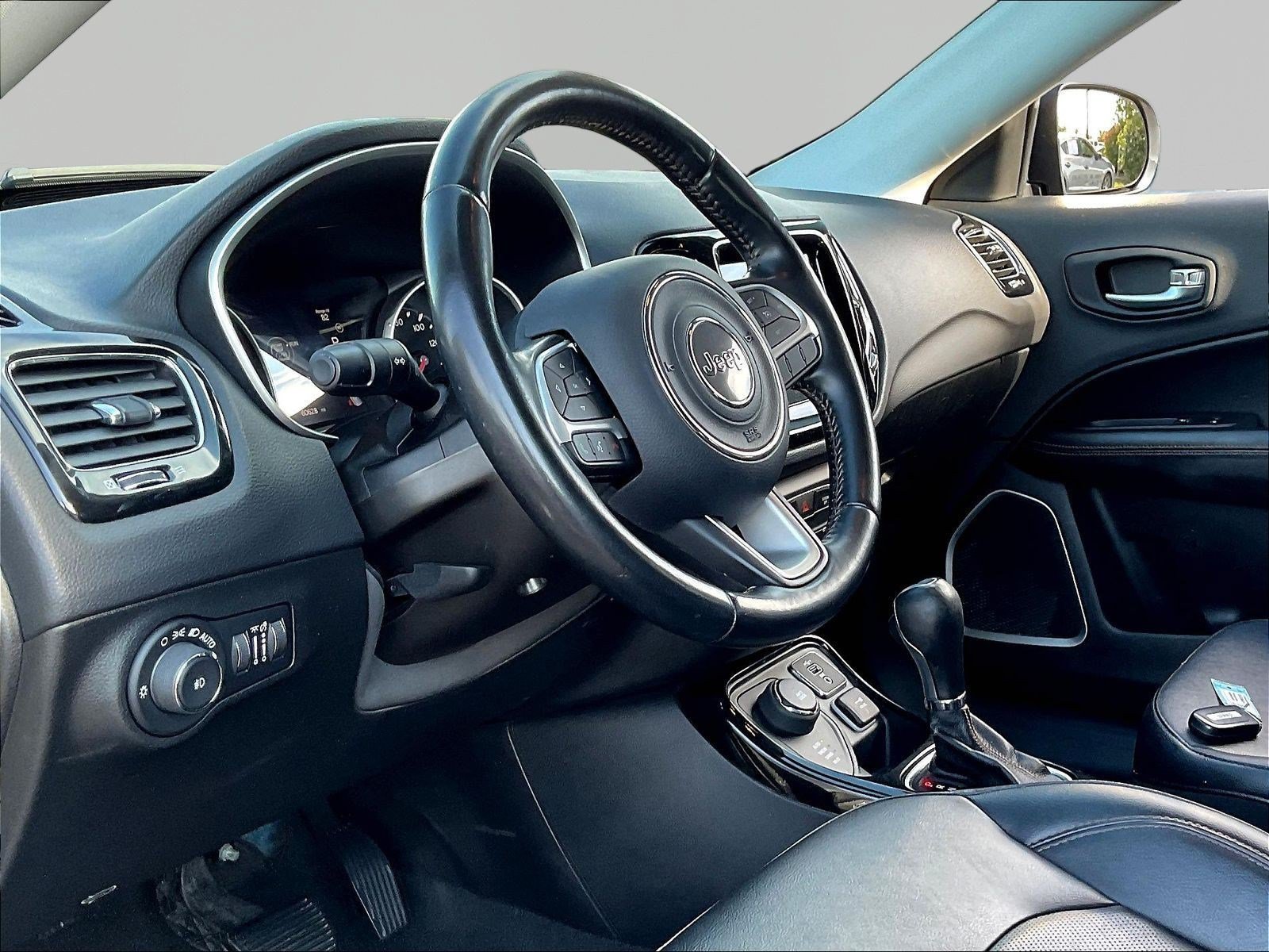 Used 2020 Jeep Compass Limited AWD/4WD image 17
