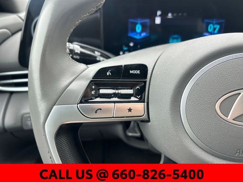 Used 2025 Hyundai Elantra SEL image 11