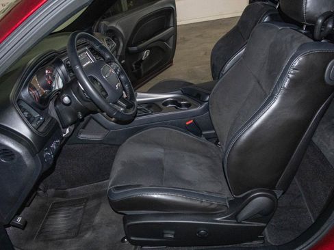 Used 2023 Dodge Challenger R/T w/ Plus Package image 7