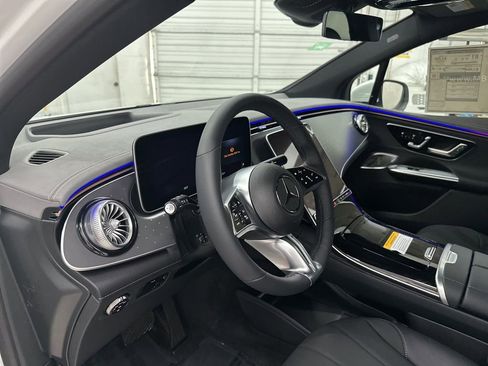 Used 2026 Mercedes-Benz EQE 320 4MATIC SUV image 9