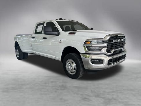 Used 2026 RAM 3500 Tradesman w/ Chrome Appearance Group A AWD/4WD image 2