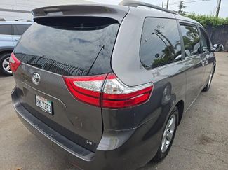 Used 2017 Toyota Sienna LE FWD video 2