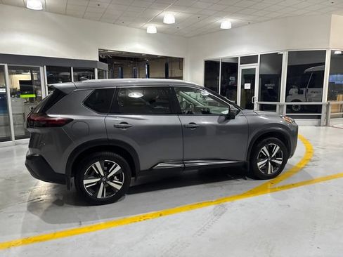 Used 2021 Nissan Rogue SL w/ Premium Package AWD/4WD image 9