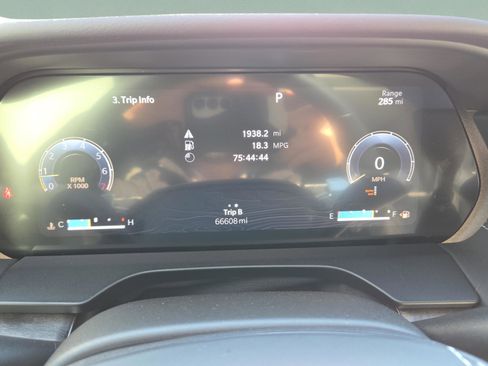 Used 2023 Jeep Grand Cherokee Overland w/ Adv Protech Group III image 17