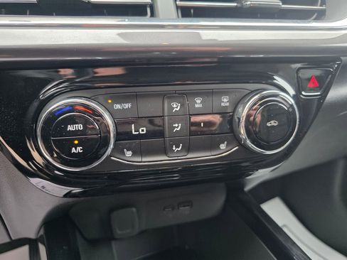Used 2025 Chevrolet Trax ACTIV w/ Driver Confidence Package FWD image 20