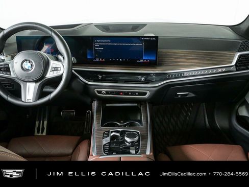 Used 2024 BMW X7 xDrive40i w/ M Sport Package AWD/4WD image 21