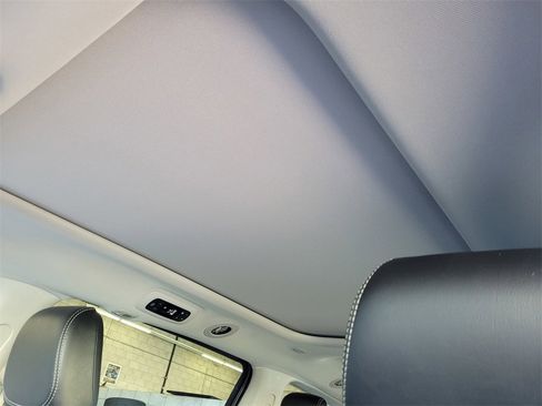 Used 2022 Chrysler Pacifica Limited image 20